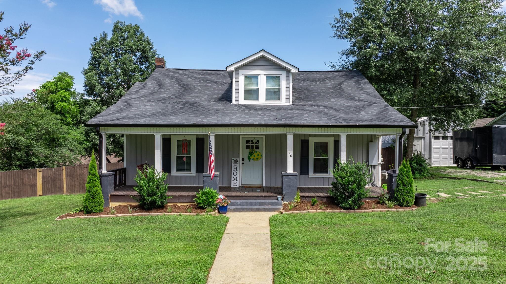 Property Photo: 126 Huss Avenue NC 28638