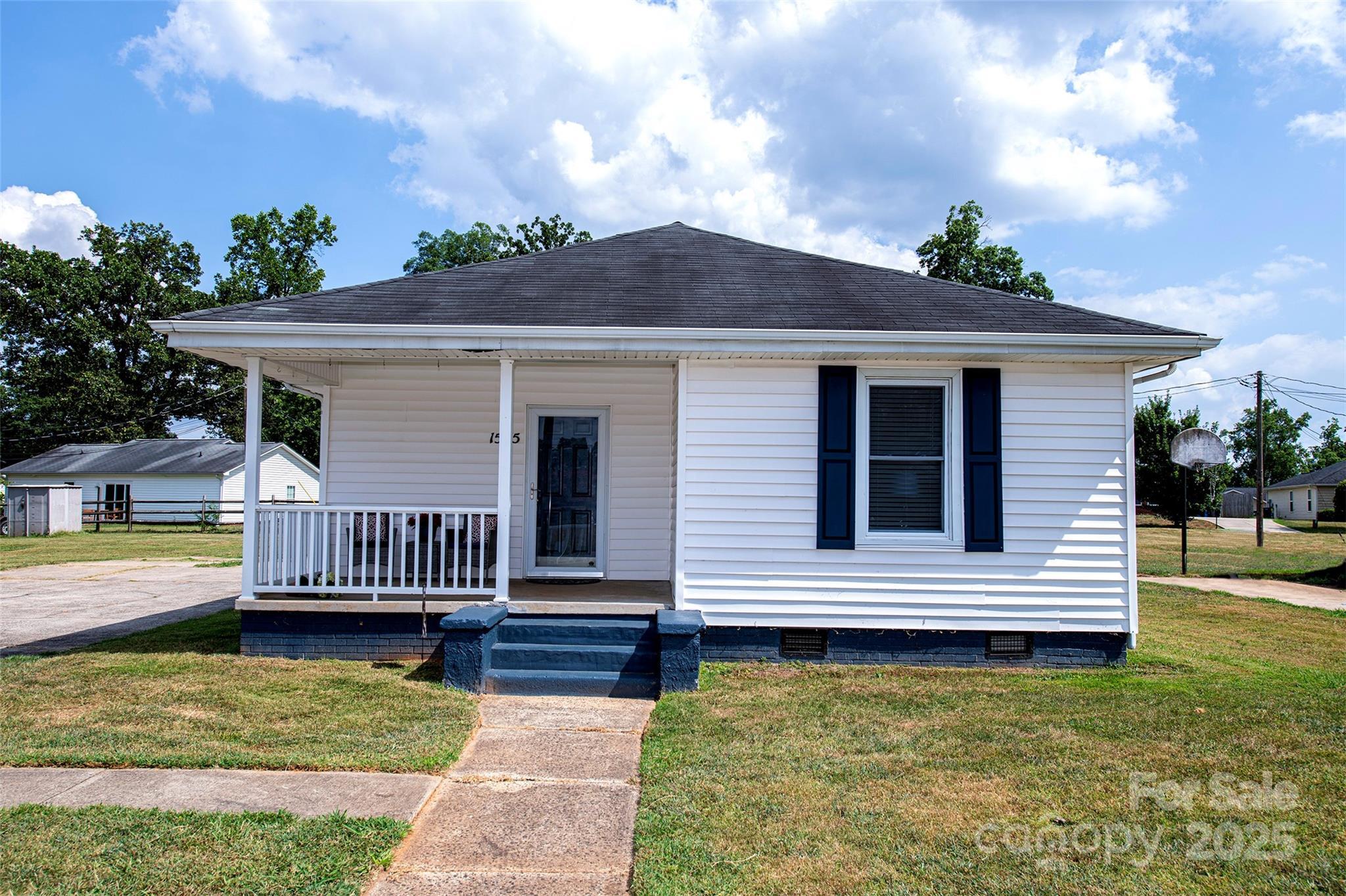 Property Photo: 1525 Perfection Avenue NC 28012