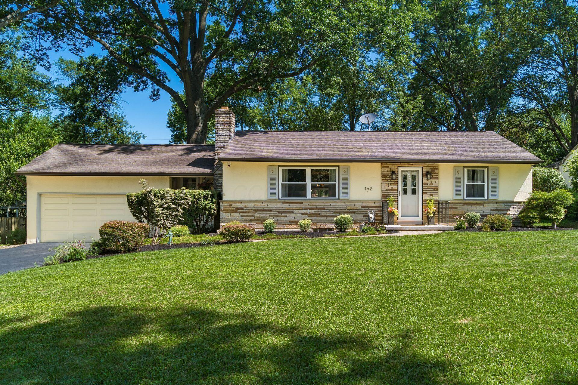 Property Photo: 172 Fairlawn Drive OH 43214