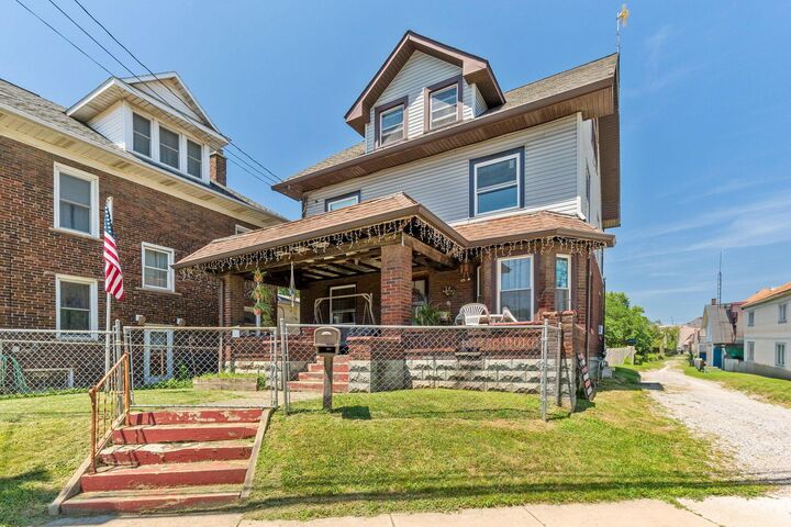 Property Photo: 426 Bellefontaine Avenue OH 43302