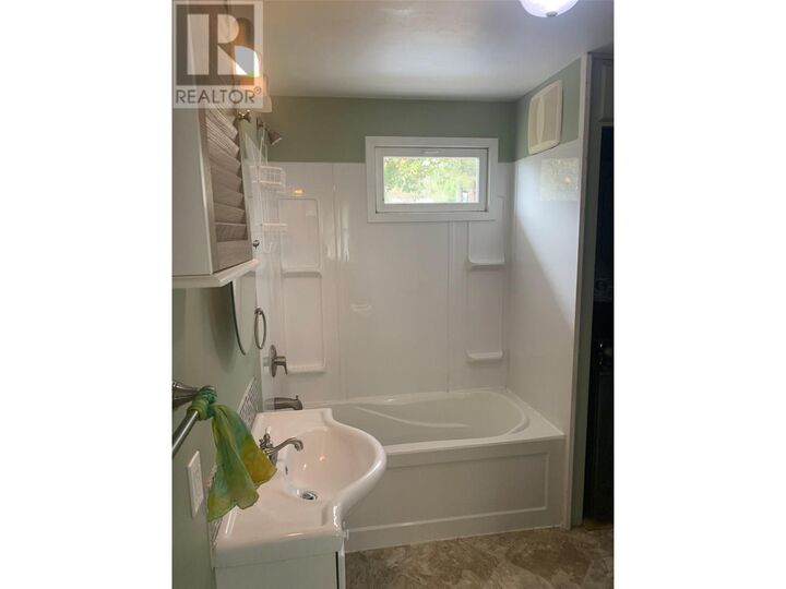 Property Photo: 572 6 Highway BC V0G 1R1