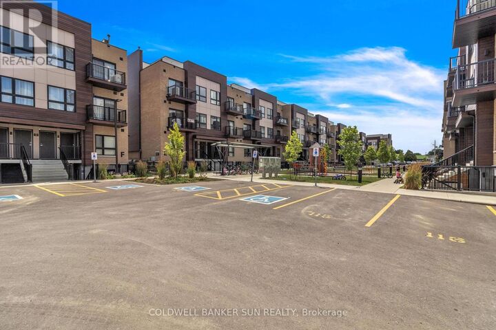 20 Palace Street E12  Kitchener ON N2E 3R9 photo