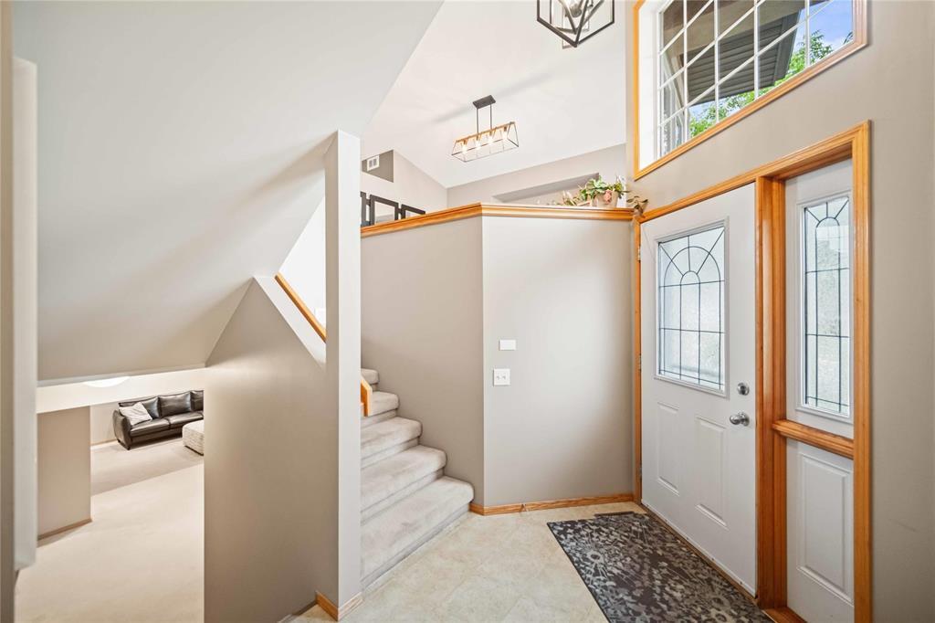 Property Photo: 113 Golden Eagle Drive MB R2K 4M1