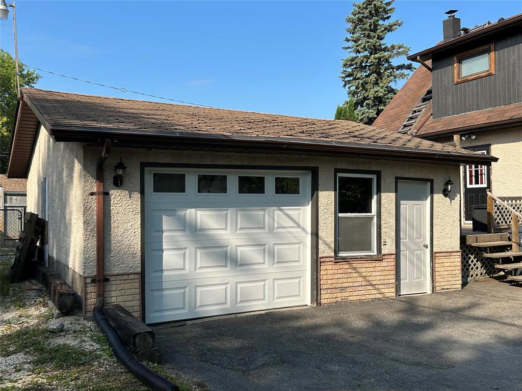 Property Photo: 18 Maple Street MB R0E 1M0