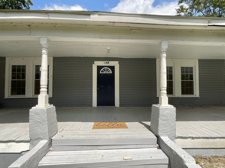 Property Photo: 158 Bowen St GA 31001