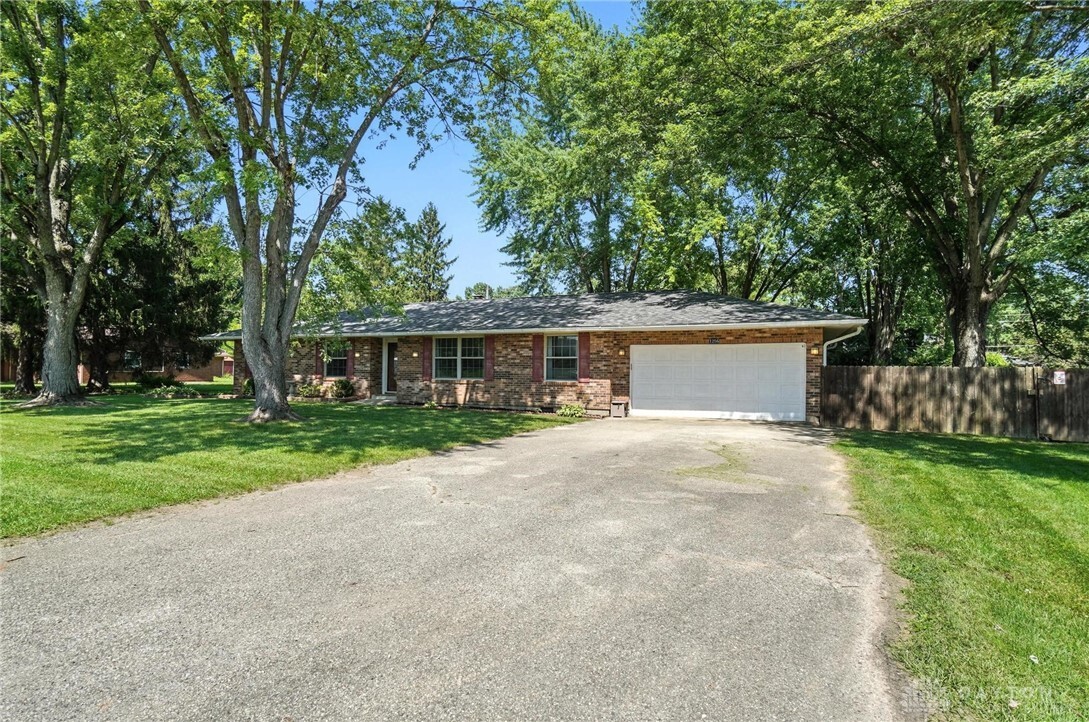 Property Photo: 1256 Cedarcliff Drive OH 45434