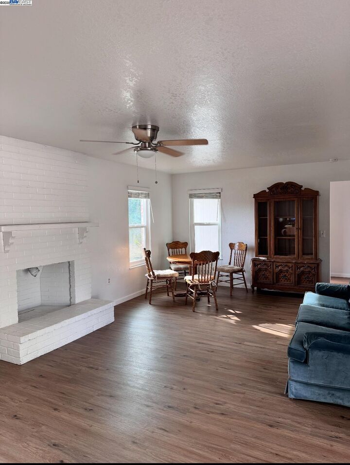 Property Photo: 1272 Eastridge Pl CA 95336