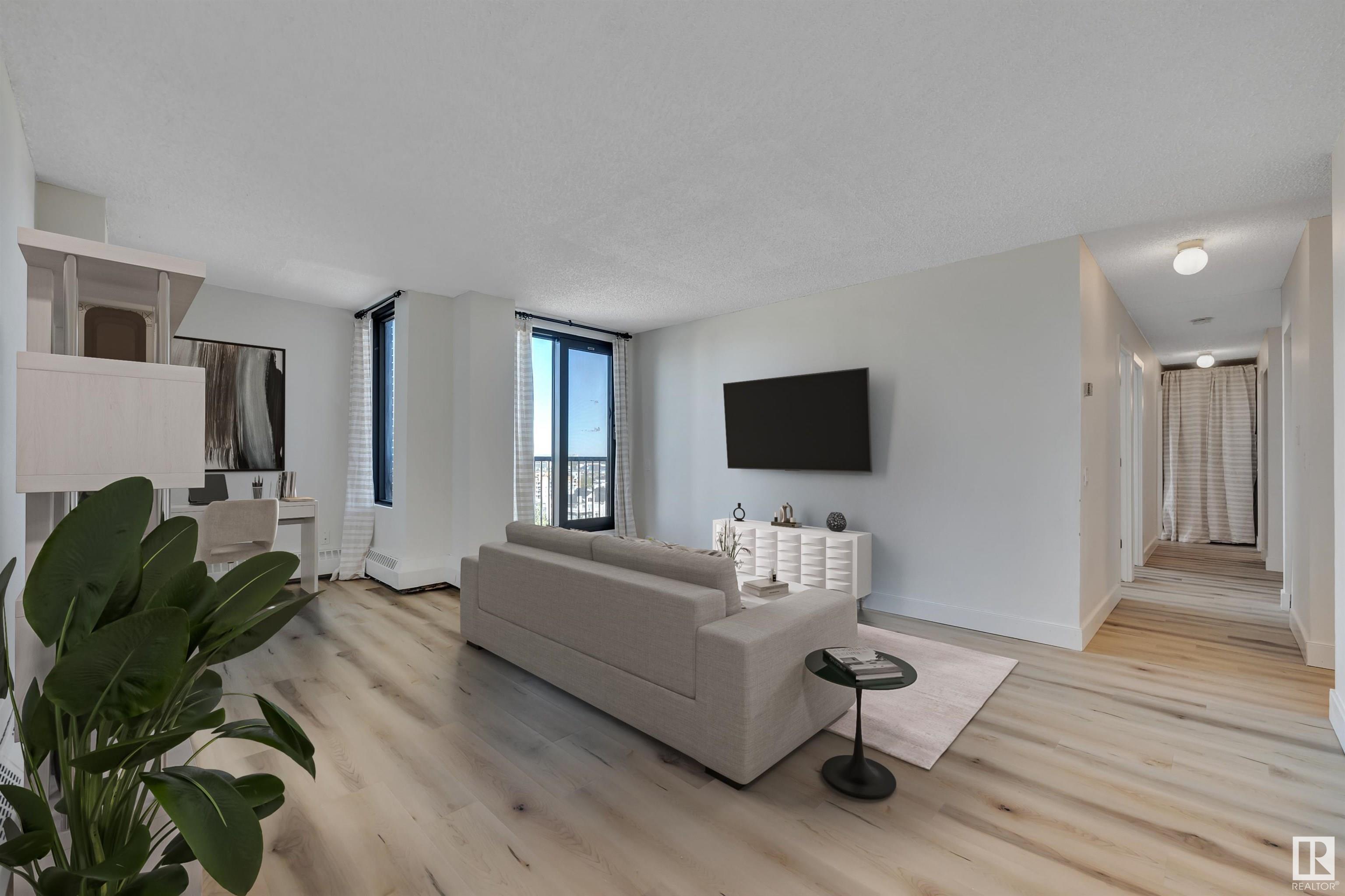 Photo de la propriété:  10145 109 Street NW 1210  AB T5J 3M5 