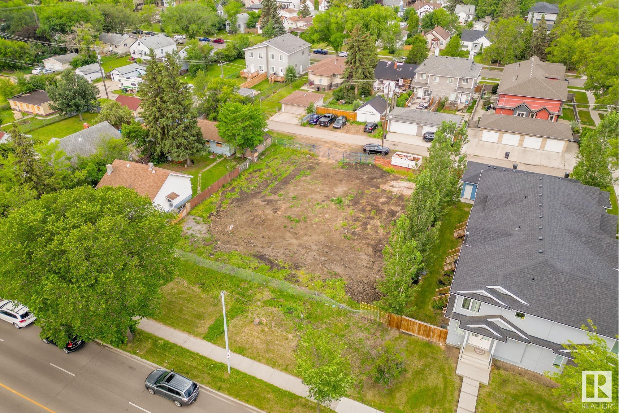 Photo de la propriété:  11244 101 Street NW  AB T5G 2A5 