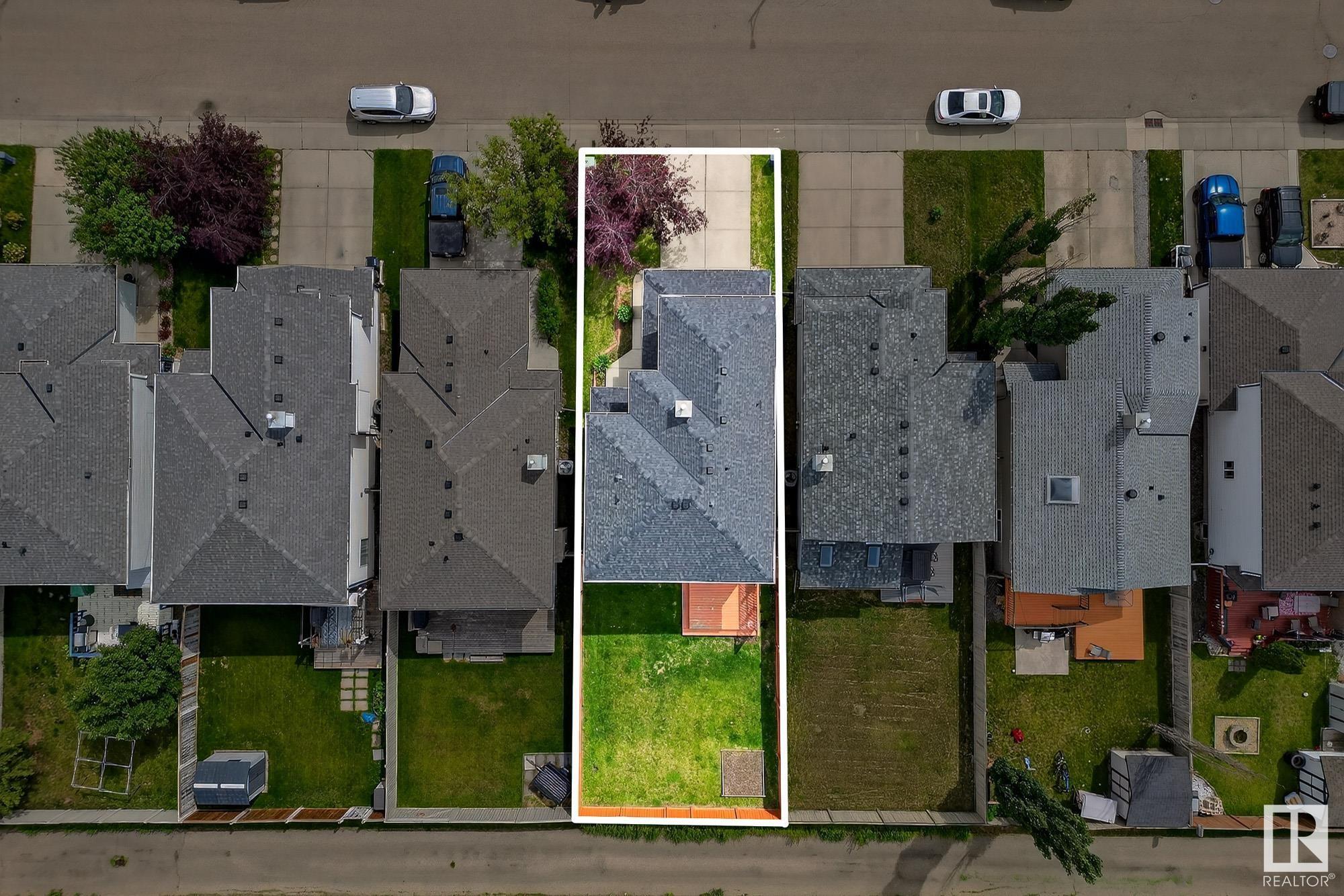 Property Photo:  8516 7 Avenue SW  AB T6X 1J2 