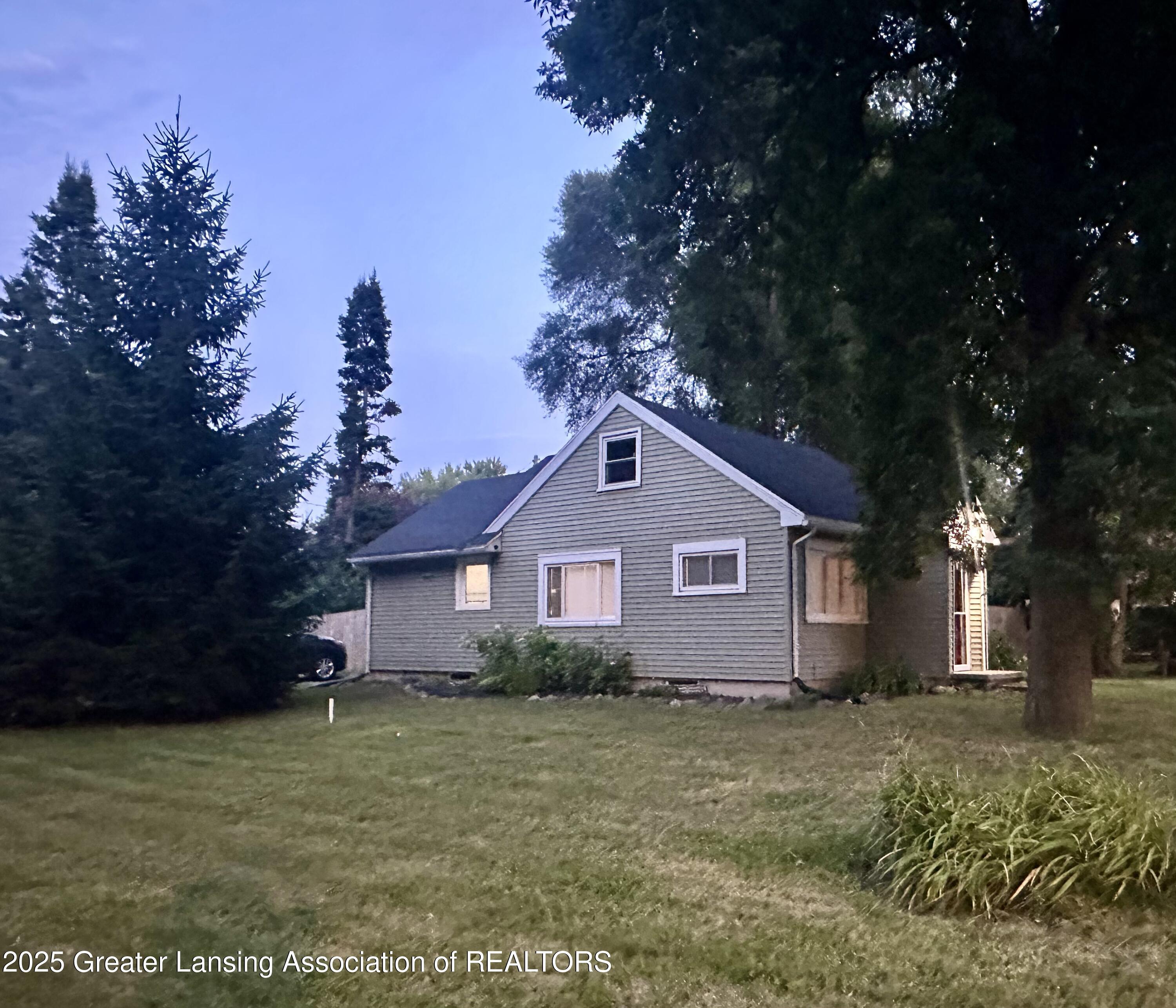 Property Photo:  2905 Ingham Street  MI 48911 