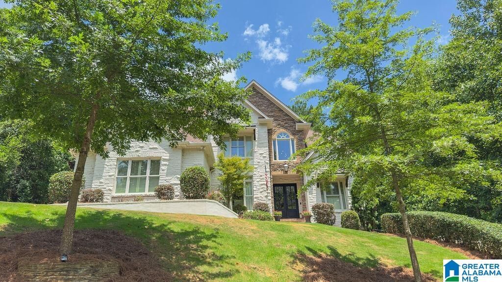 Property Photo: 1516 Pavillon Drive AL 35226