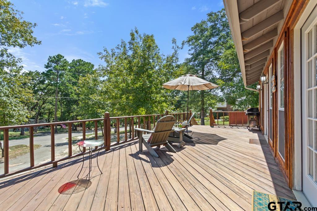 Property Photo: 313 Crestview Ln TX 75771