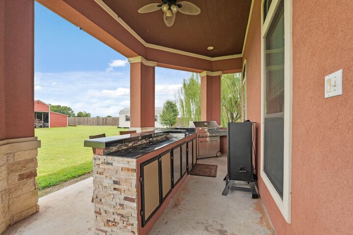 Property Photo: 1909 E Archer Road TX 77521