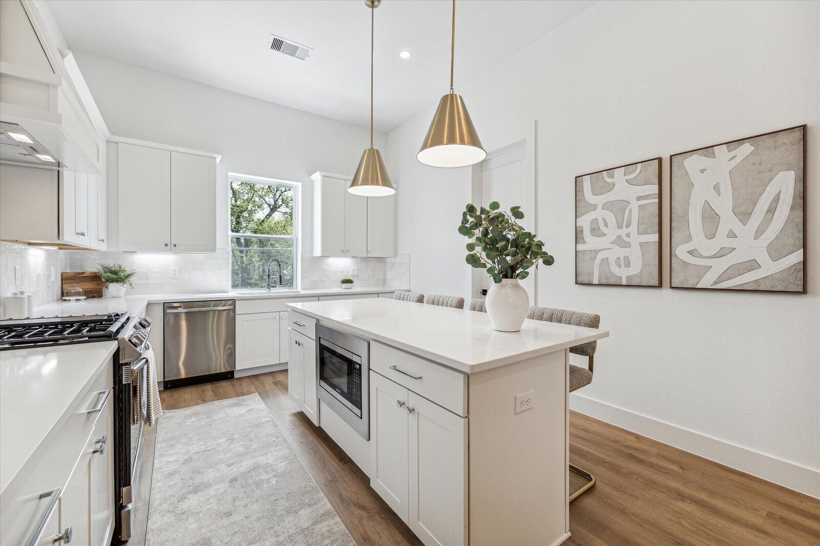 Property Photo:  202 Nagle Street  TX 77003 