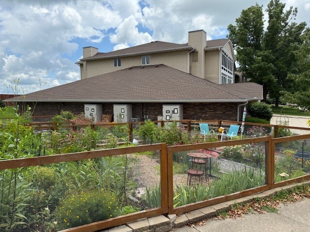 Property Photo: 405 SE Delaware Avenue 207 IA 50021