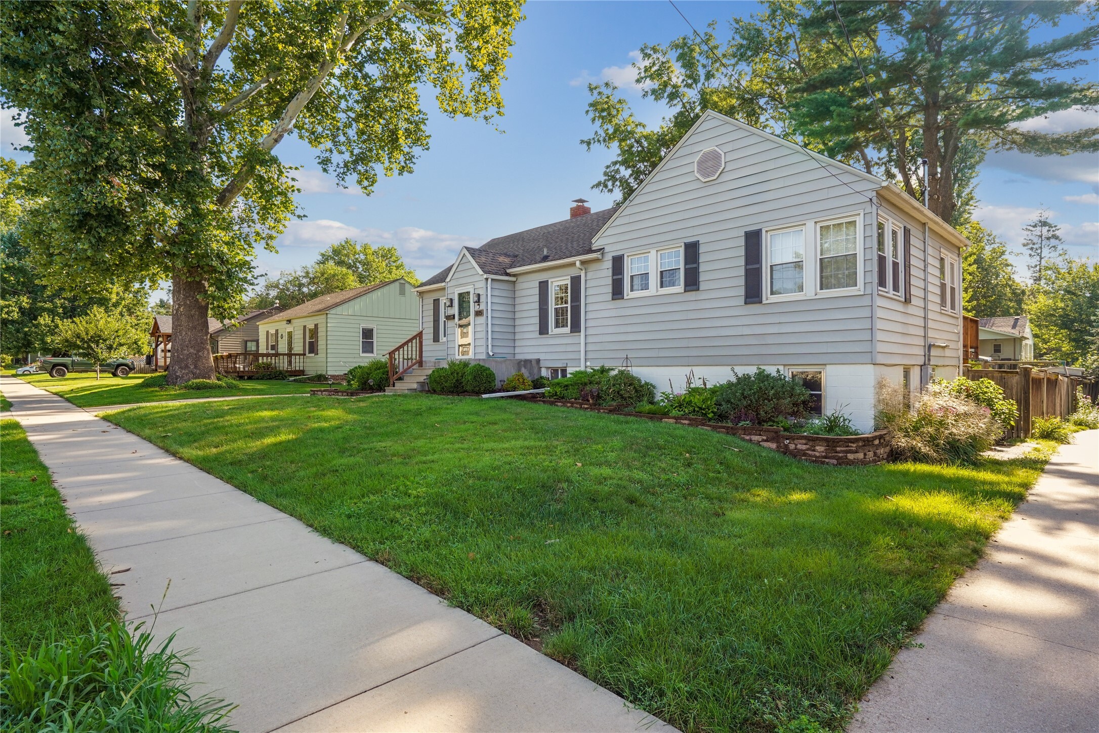 Property Photo:  1815 45th Street  IA 50310 