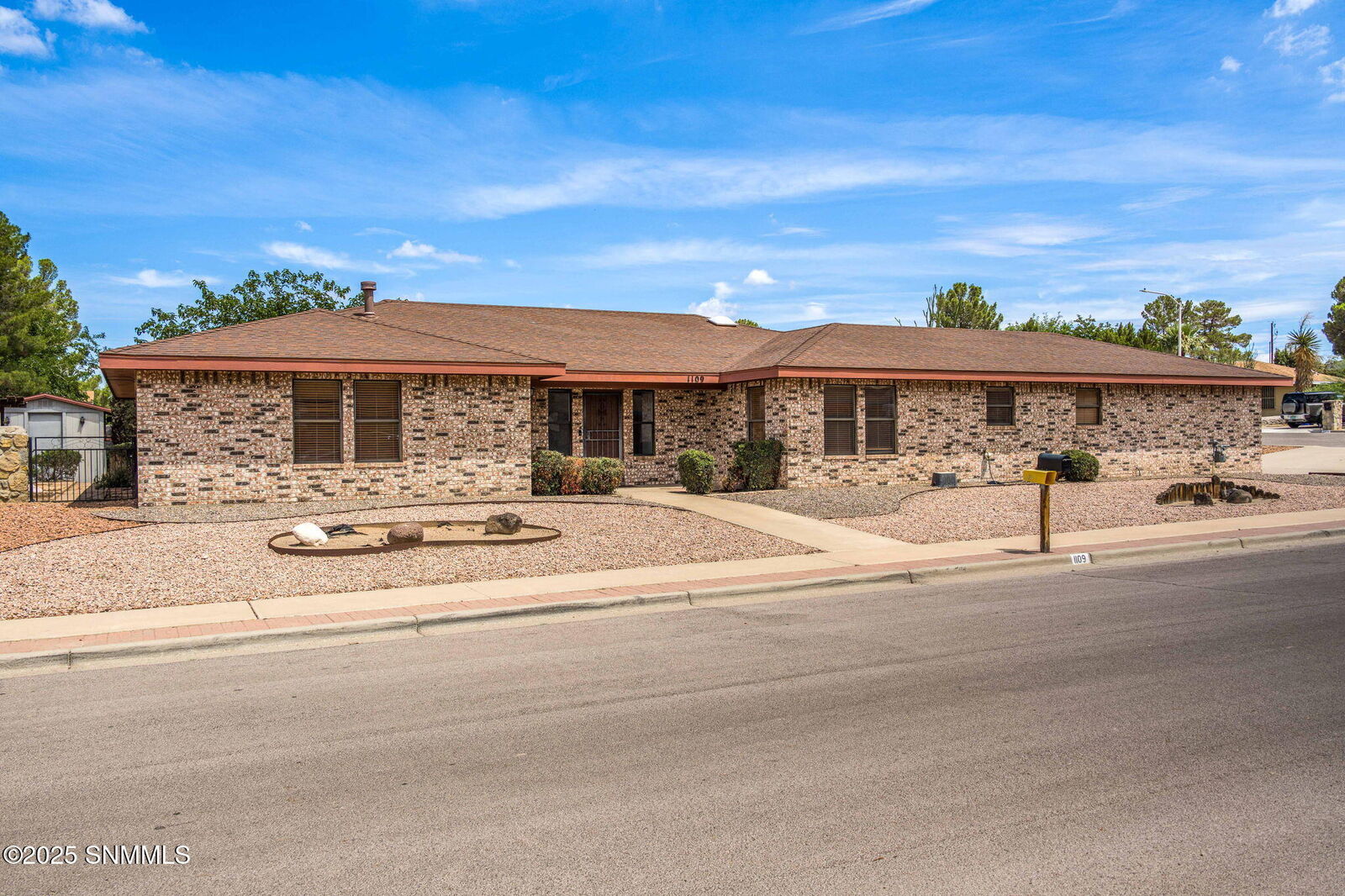 Property Photo:  1109 Hermosillo Drive  NM 88005 