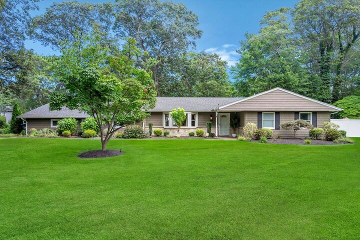 Property Photo:  27 Dogwood Hollow Lane  NY 11764 