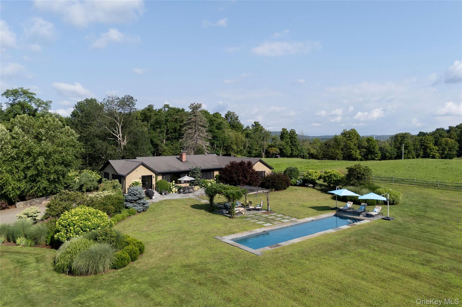 Property Photo:  174 Sunset Trail  NY 12514 