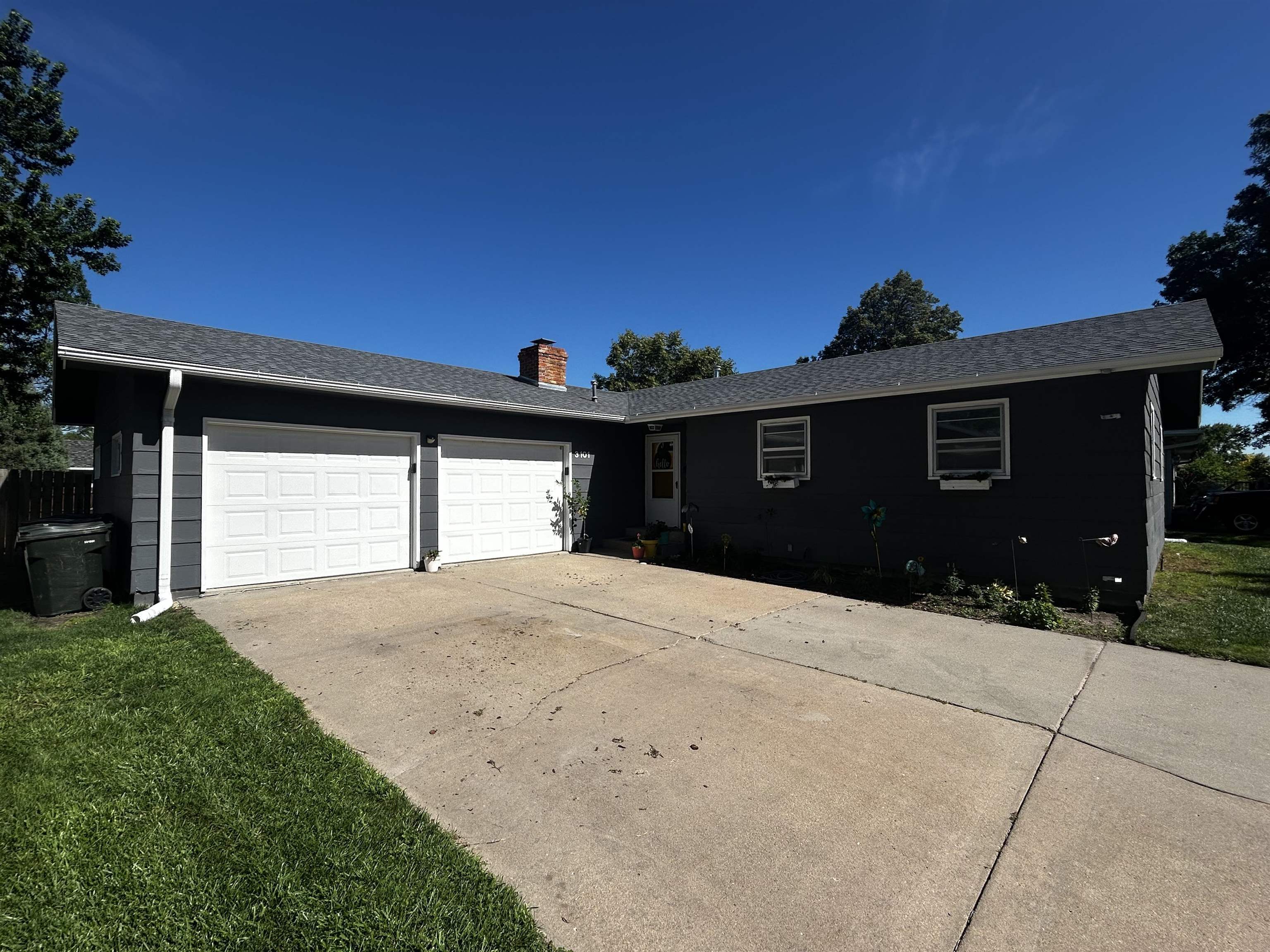 Property Photo: 3101 Ioke NE 69101