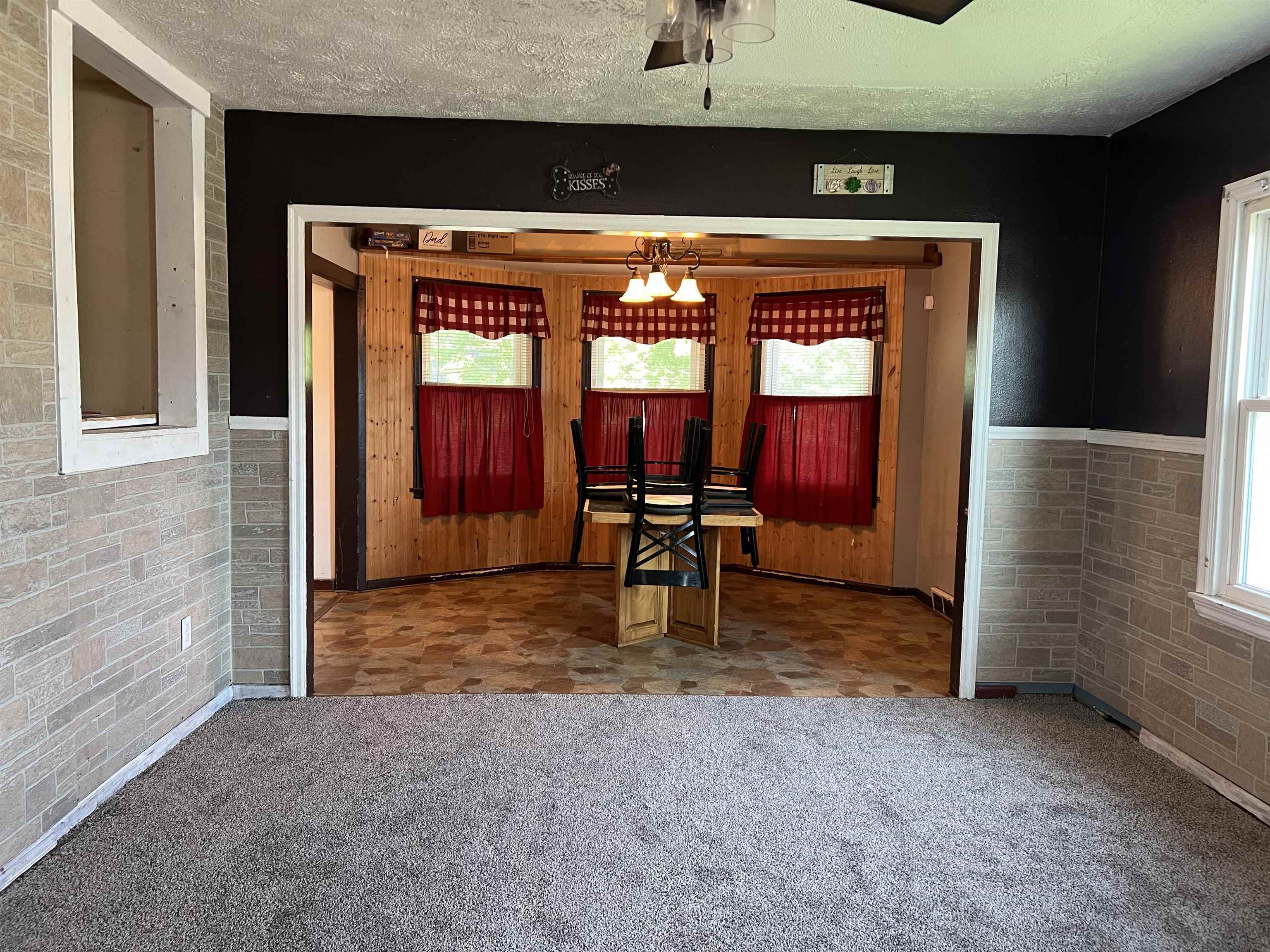 Property Photo: 521 S Cottonwood NE 69101