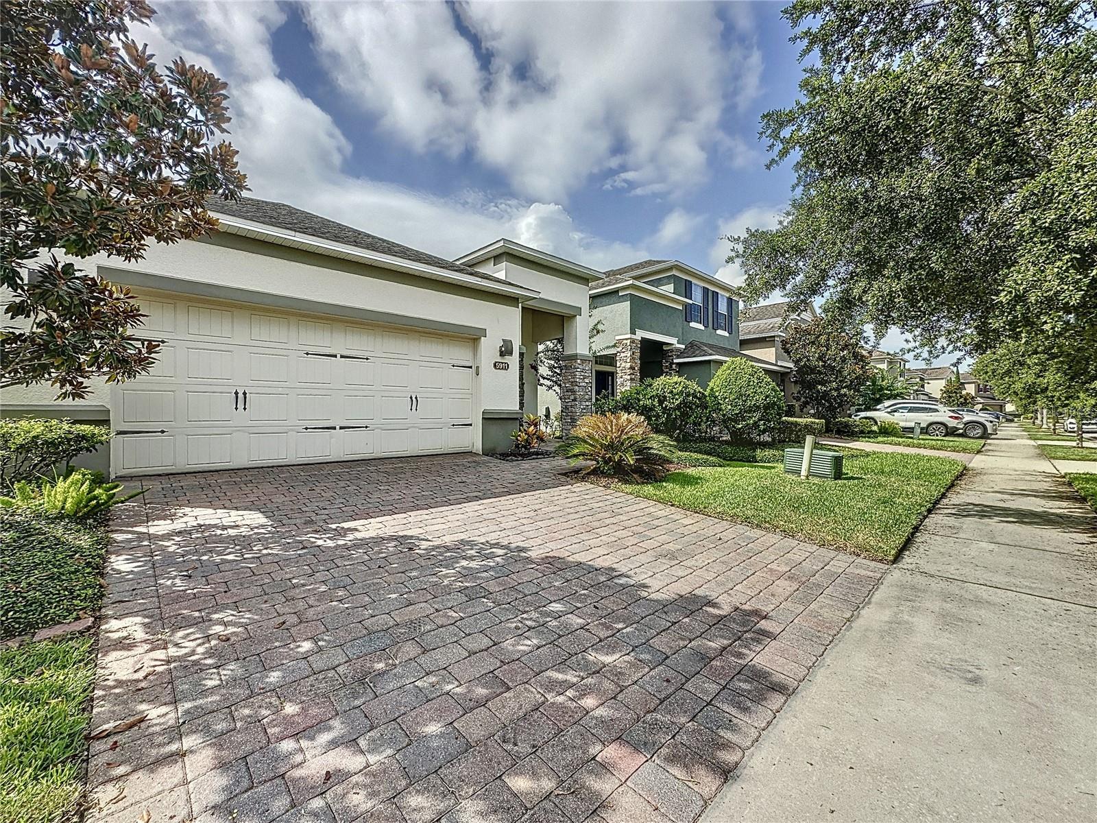 Property Photo:  5911 Paxton Ct  FL 32703 