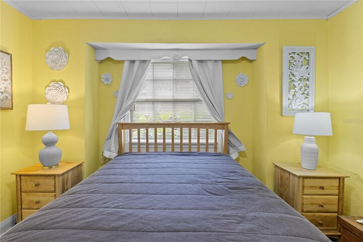 Property Photo: 1110 27th Avenue W FL 34205