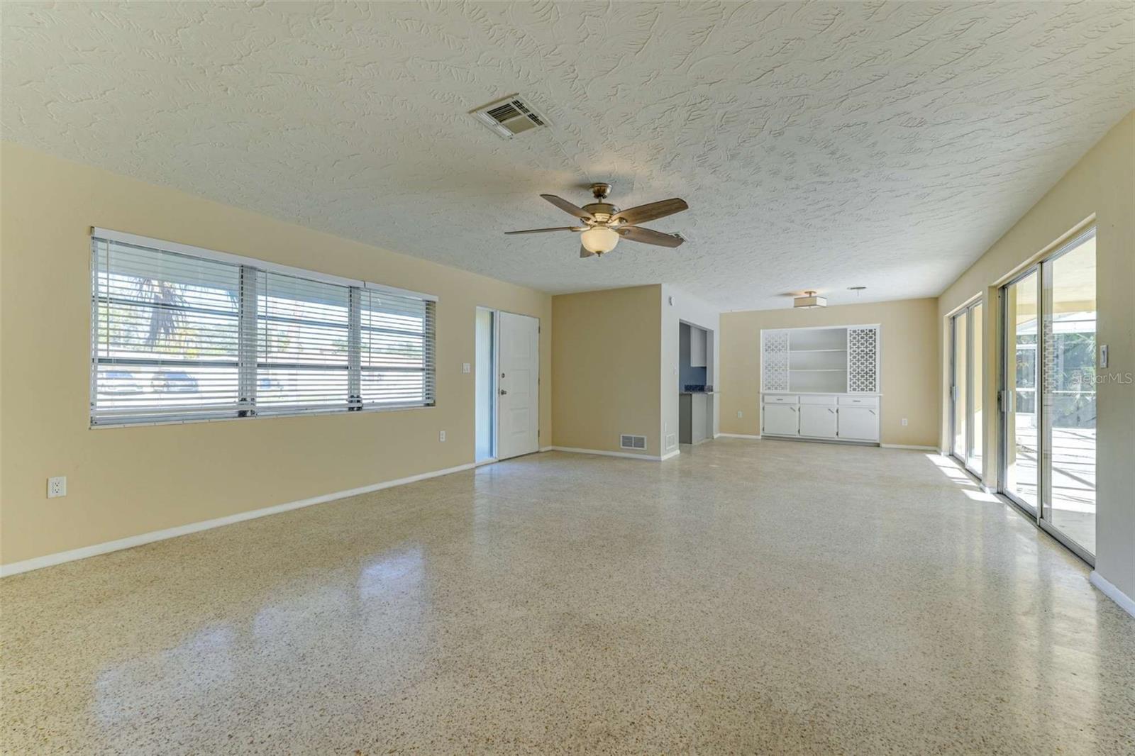 Property Photo: 2840 Webber Street FL 34239