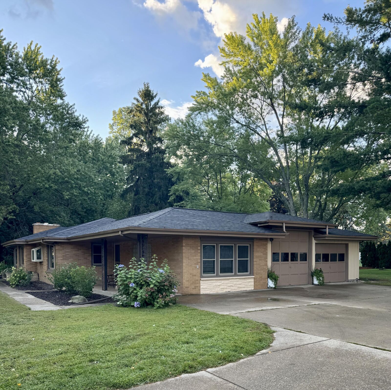 Property Photo:  2434 W John Beers Road  MI 49127 