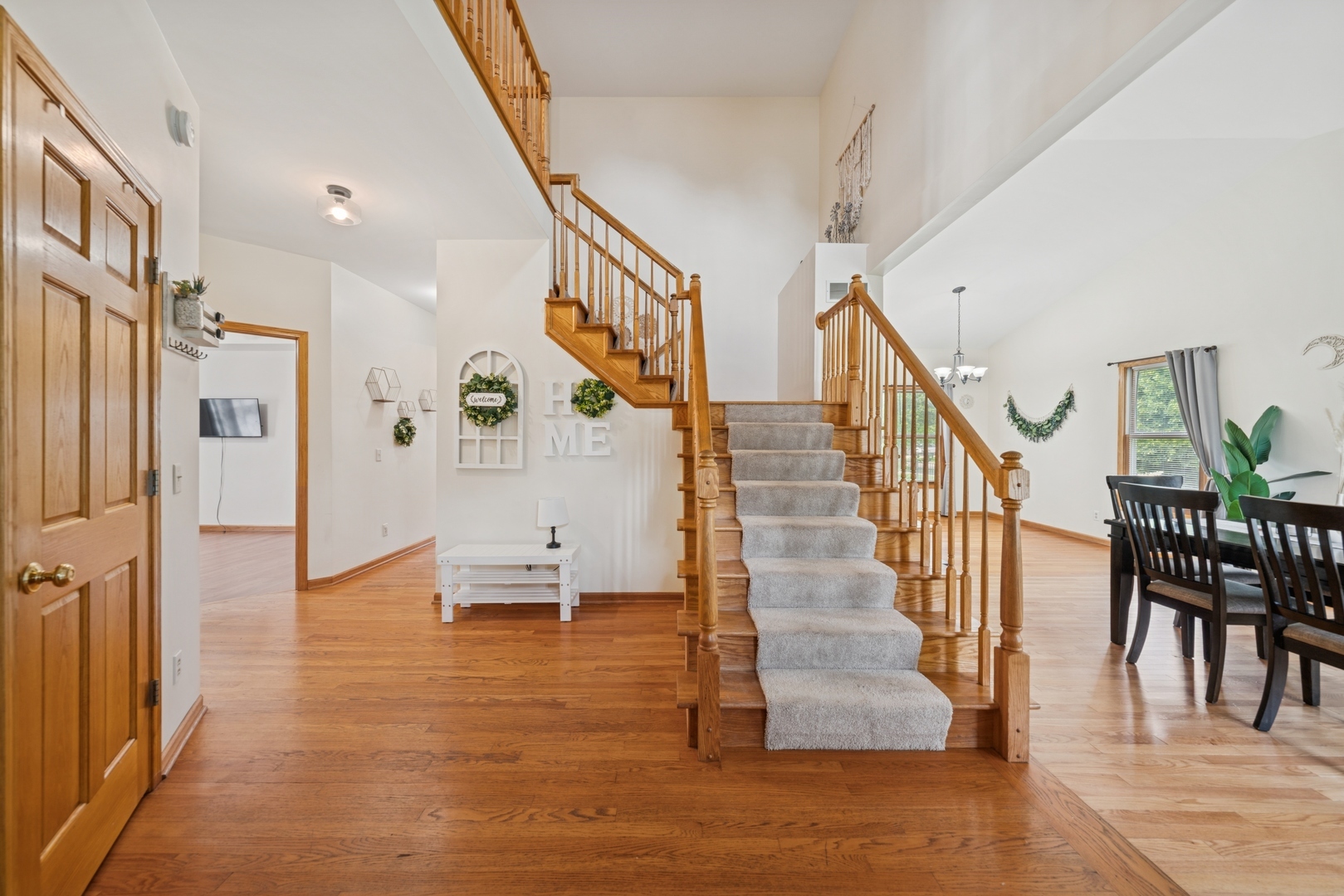 Property Photo: 524 Highland Drive IL 60119