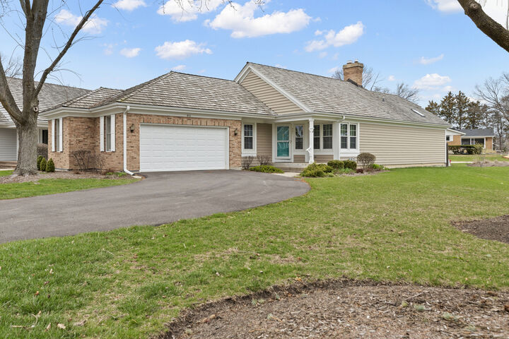 401 Park Barrington Drive  Barrington IL 60010 photo