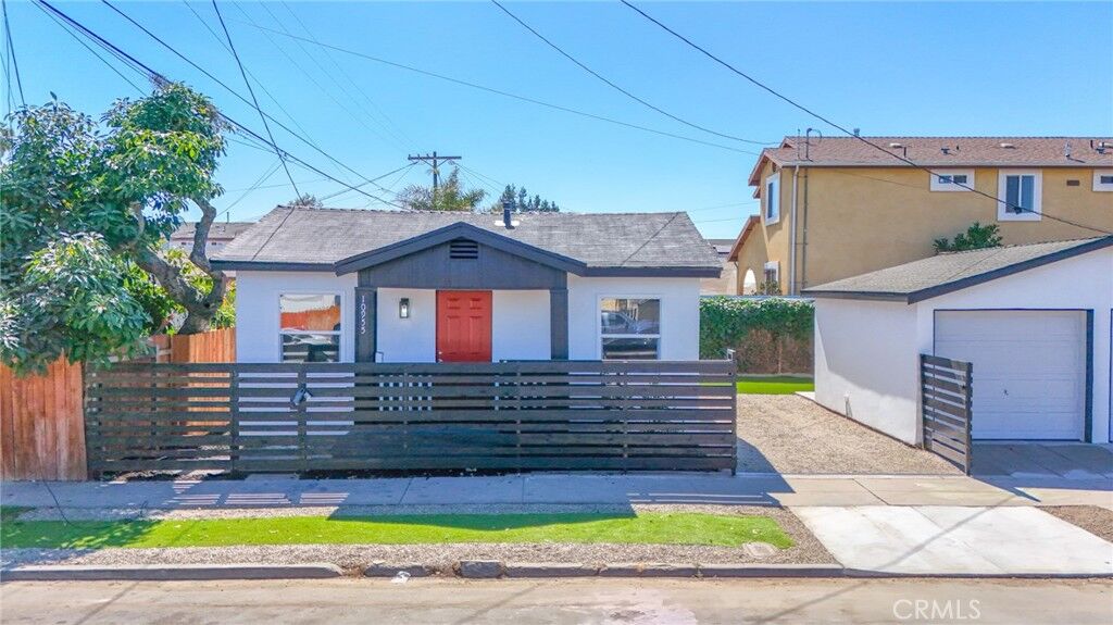 Property Photo:  10955 S Spring Street  CA 90061 