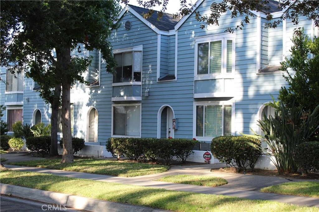 Property Photo: 591 N Garfield Avenue 5 CA 91101