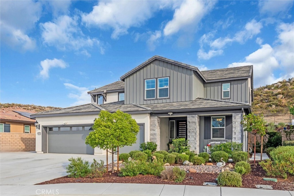 Property Photo:  26219 Silver Birch Drive  CA 92584 