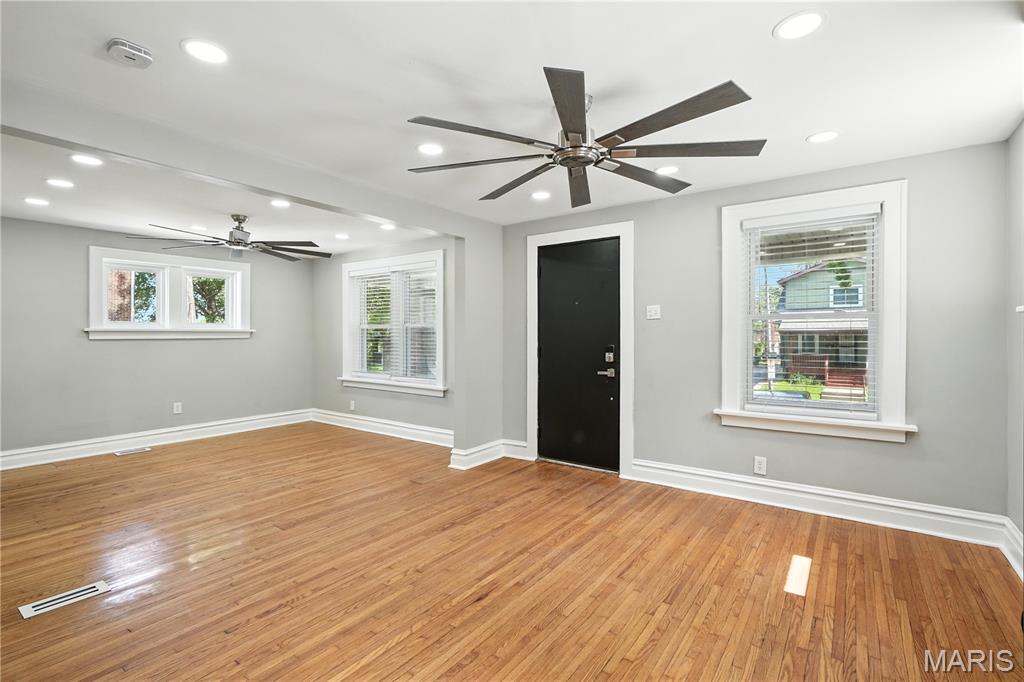 Property Photo: 4892 Anderson Avenue MO 63115
