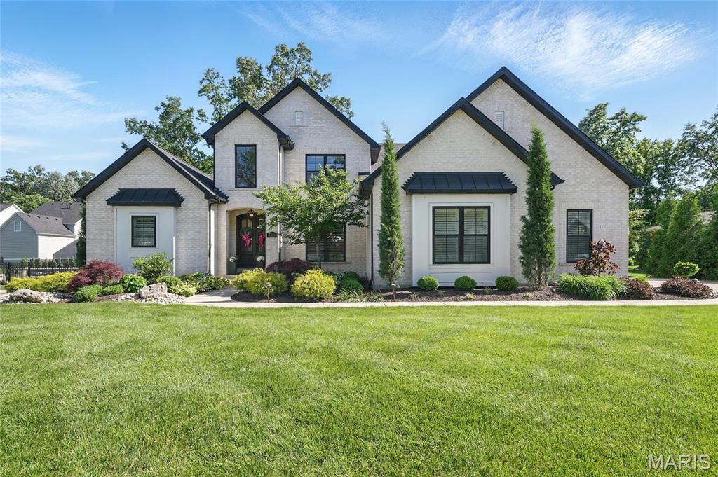 Property Photo: 618 E Argonne Drive MO 63122