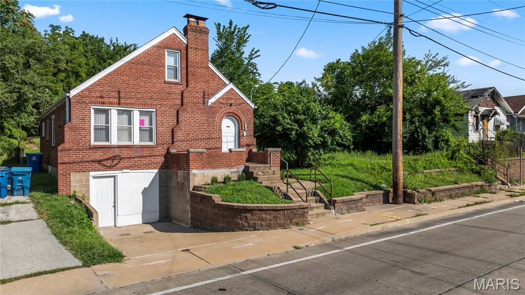 Property Photo: 5613 Jennings Station Road MO 63136