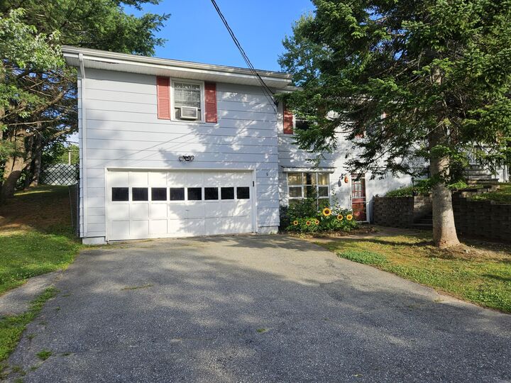 Property Photo: 9 Meadow Lane ME 04240