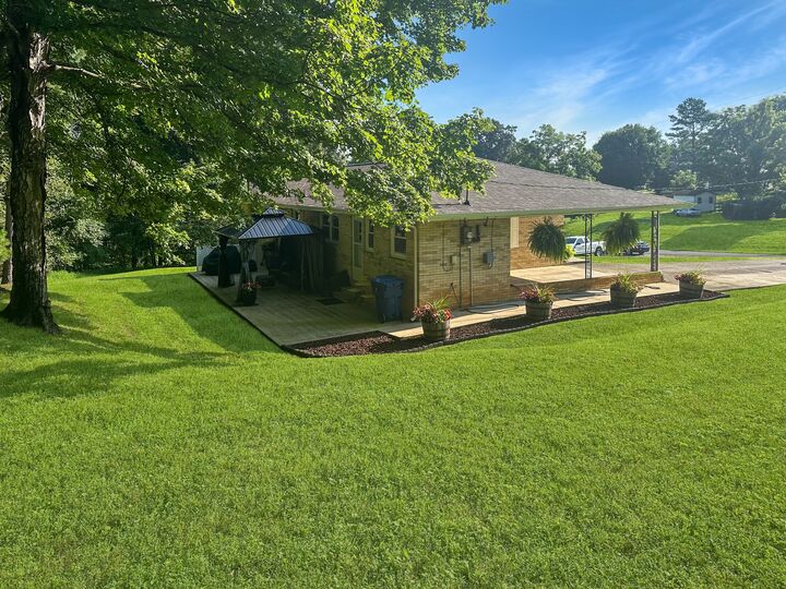 Property Photo:  544 E Church St  TN 37058 