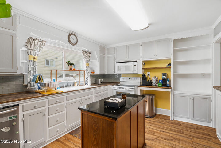 Property Photo:  808 Cedar Street  NC 27909 