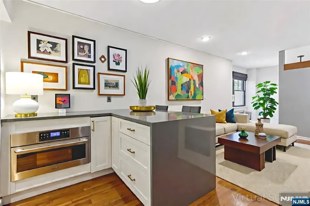 Property Photo: 3050 Edwin Avenue #2D NJ 07024