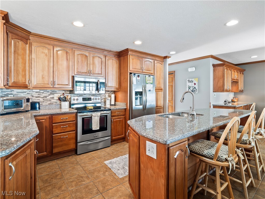 Property Photo:  530 Crossbrook Drive E  OH 44017 