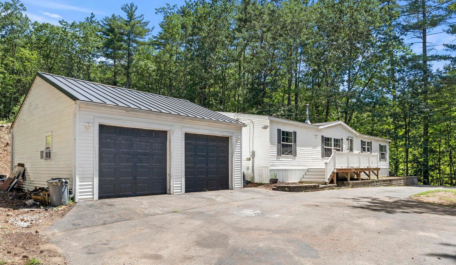 Property Photo: 170 Ponemah Hill Road NH 03055