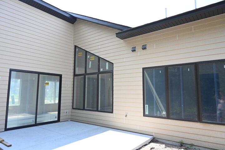 Property Photo: 604 Kraewood Drive MN 55057