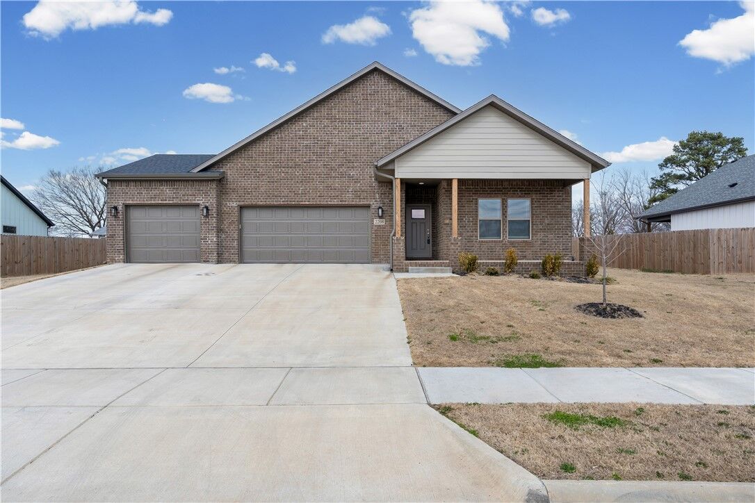 Property Photo: 2208 Riggins Avenue AR 72751
