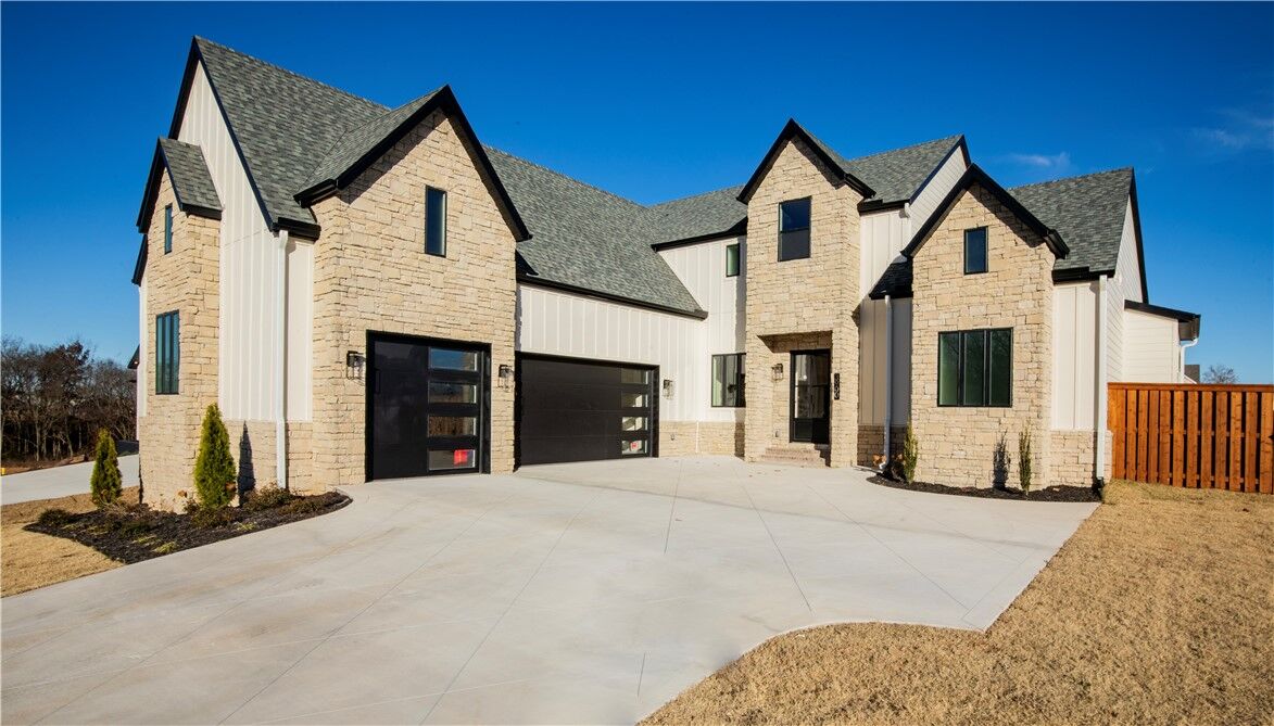 Property Photo: 3900 SW Limelight Lane AR 72713