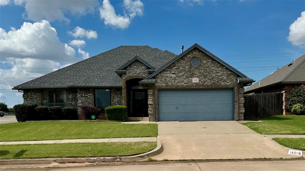 Property Photo:  1401 NE 11th Street  OK 73160 