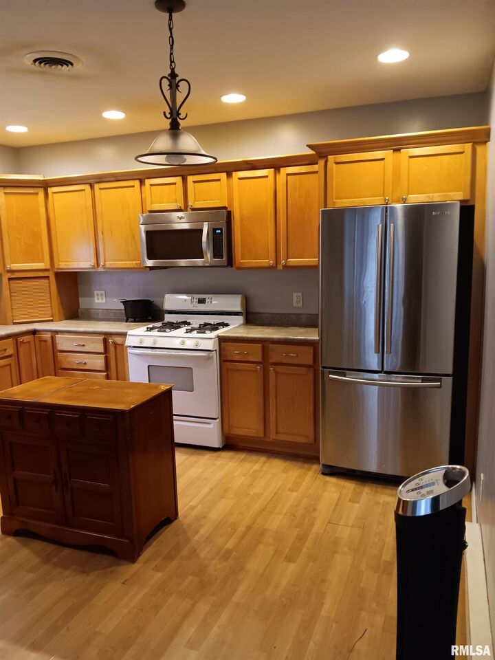 Property Photo:  1935 Elm Street  IL 62966 