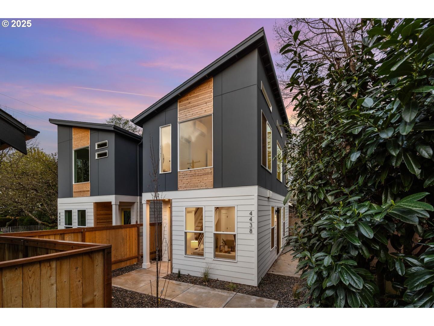 Property Photo:  4438 SE Henry St B  OR 97206 